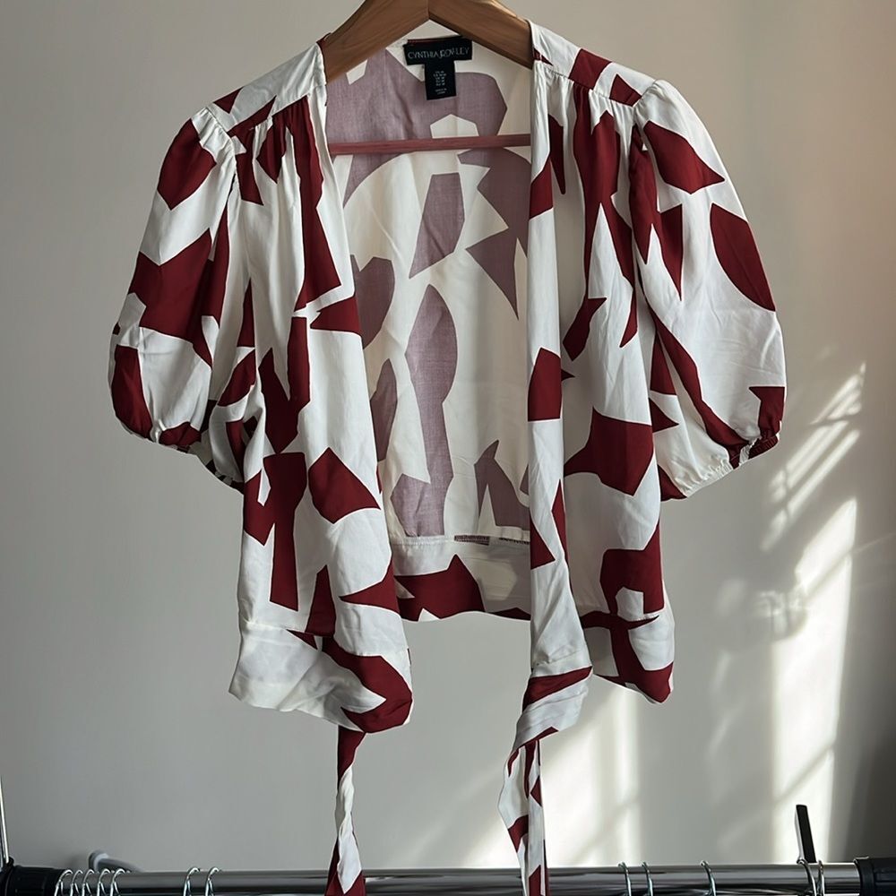 Cynthia Rowley Red and White Geometric Wrap Tie Top Short Sleeve Women’s Size M